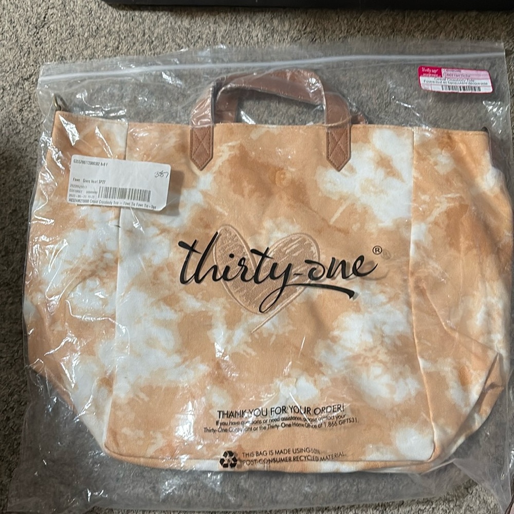 NWT Casual Crossbody Tote Fawn Tie-Dye with heart embroidered Thirty-one